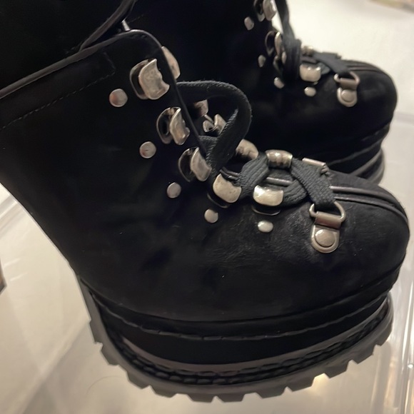 Authentic Alaia Hiking Boots - Picture 5 of 12